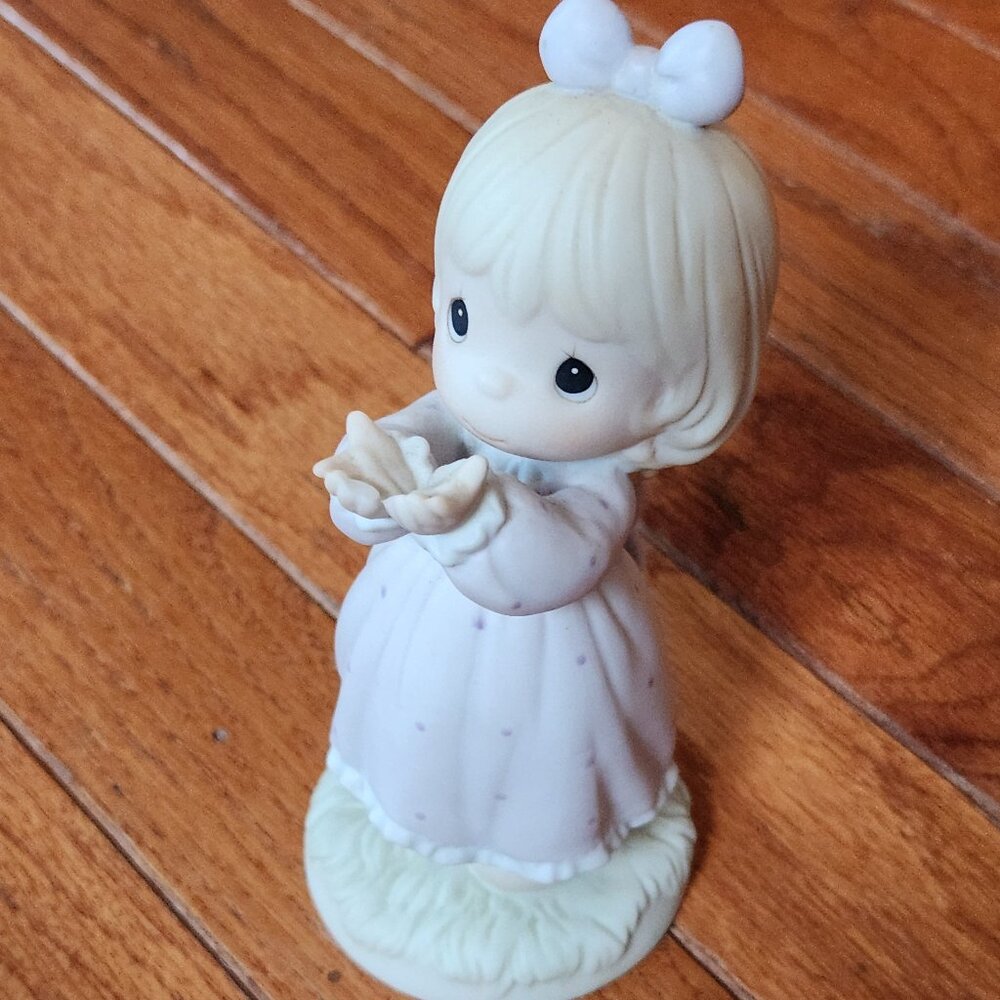 1991 Precious Moments - Sharing a Gift of Love